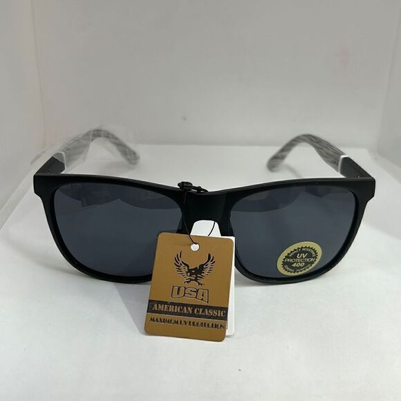 Classic Unisex Wood Print Sunglasses - Picture 3 of 3